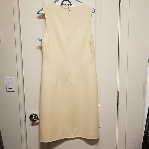 Burberry dress sleeveless - Picture 3 of 6